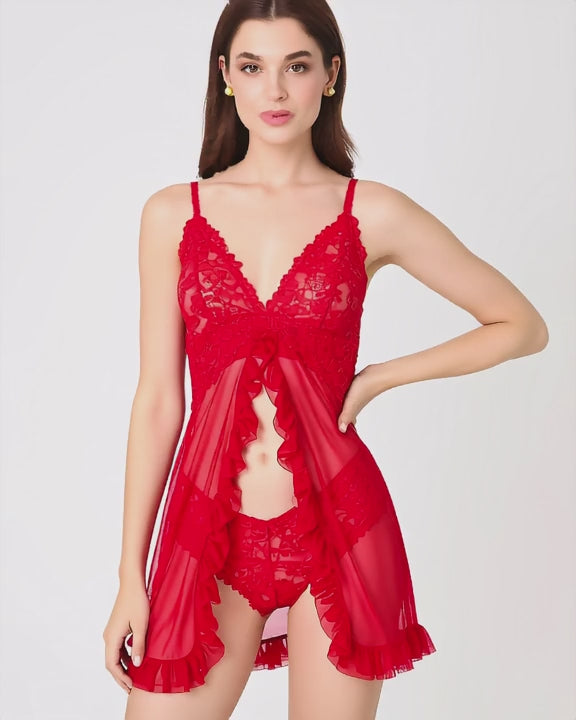 Plus Size Contrast Lace Lingerie Set, short video of model Layla (EUP-W04) turning slowly. onmodel
